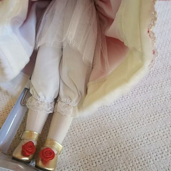 Vanessa Ricardi Collection Limited 1998 Handmade/Handpainted Porcelain Doll - Picture 10 of 16
